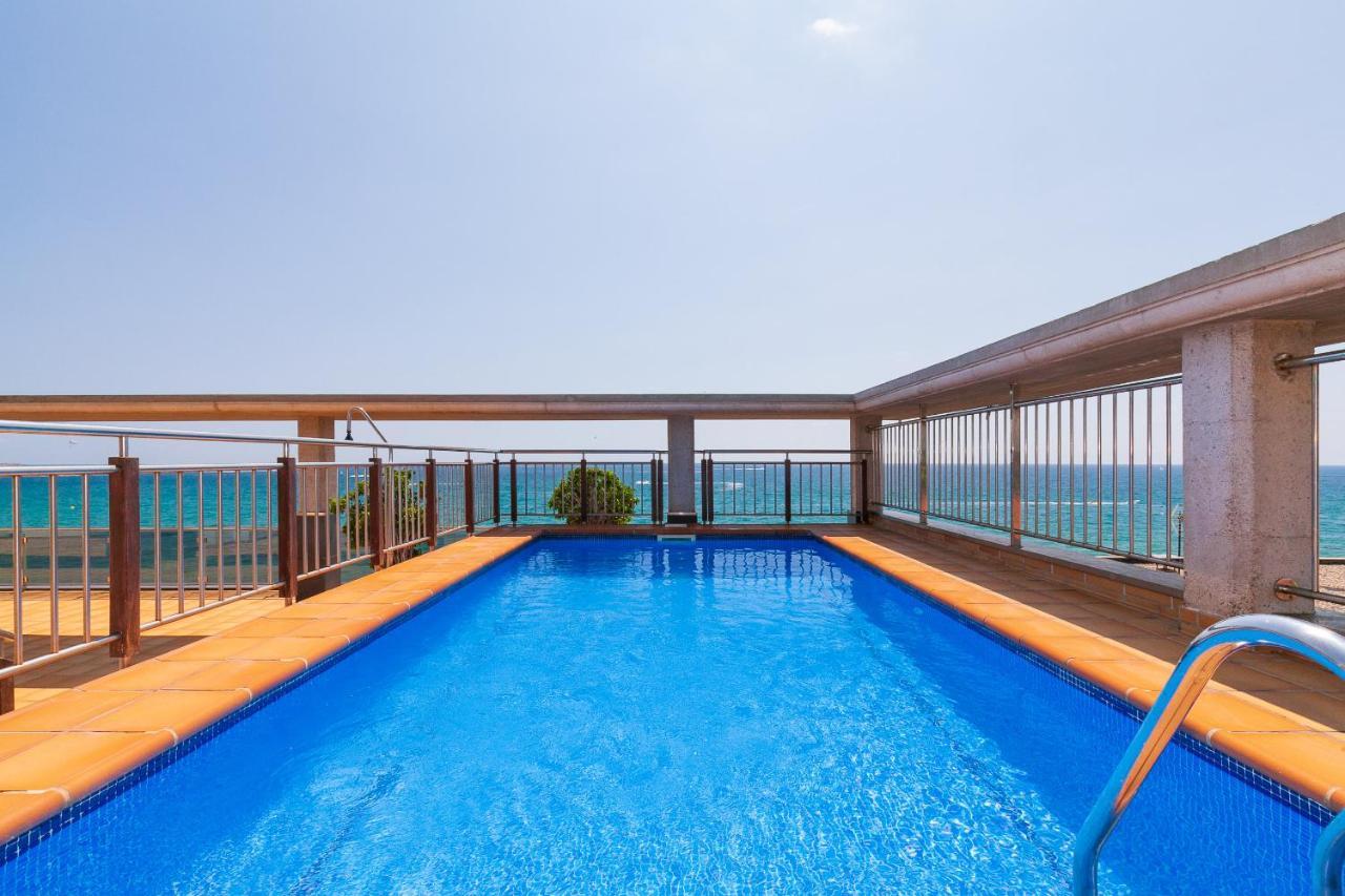 Uhc Las Palmas Apartment Салоу Екстериор снимка
