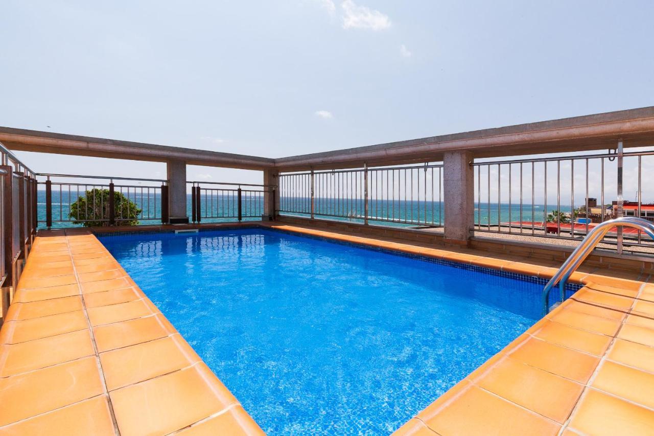 Uhc Las Palmas Apartment Салоу Екстериор снимка