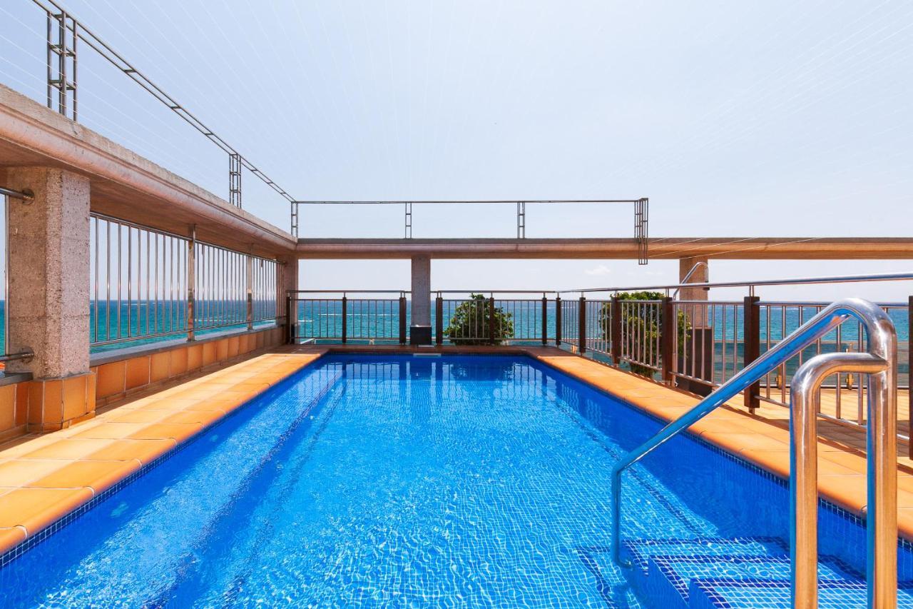 Uhc Las Palmas Apartment Салоу Екстериор снимка